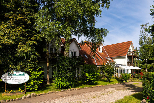 Zufahrt zum Lindenhof